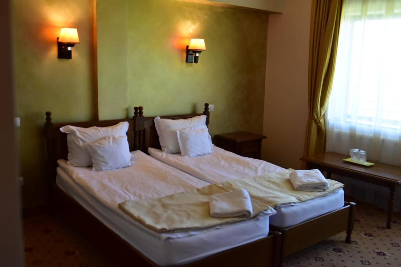 Hotel Bellavista Brasov Săcele Exterior foto